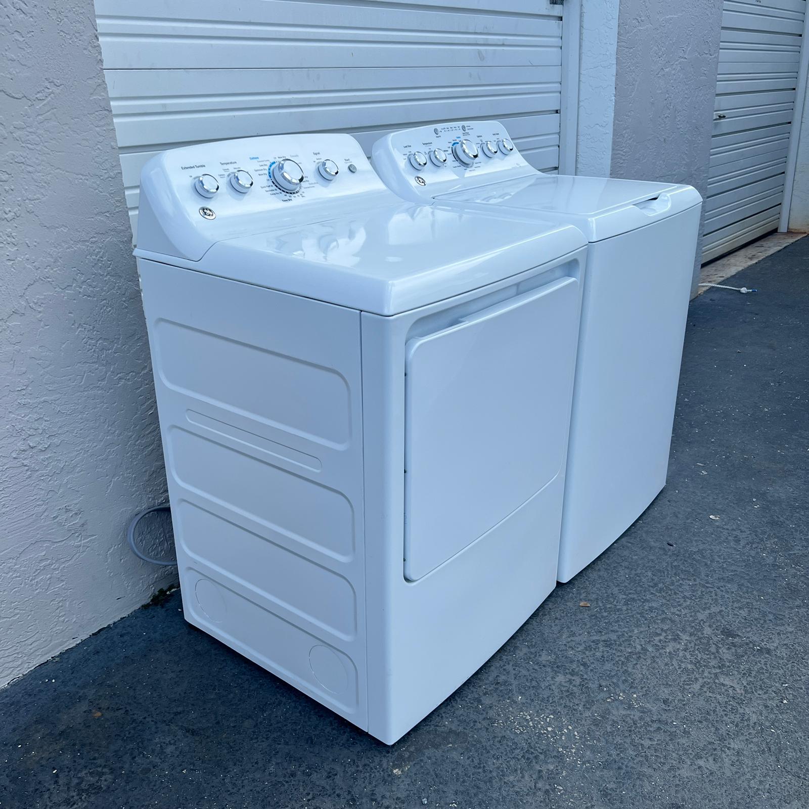 GE Washer and Dryer Set. GE Washer and Dryer Set.